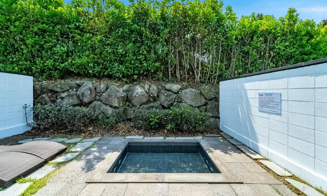 Pool And Villa Sorang Jeju Eksteriør billede