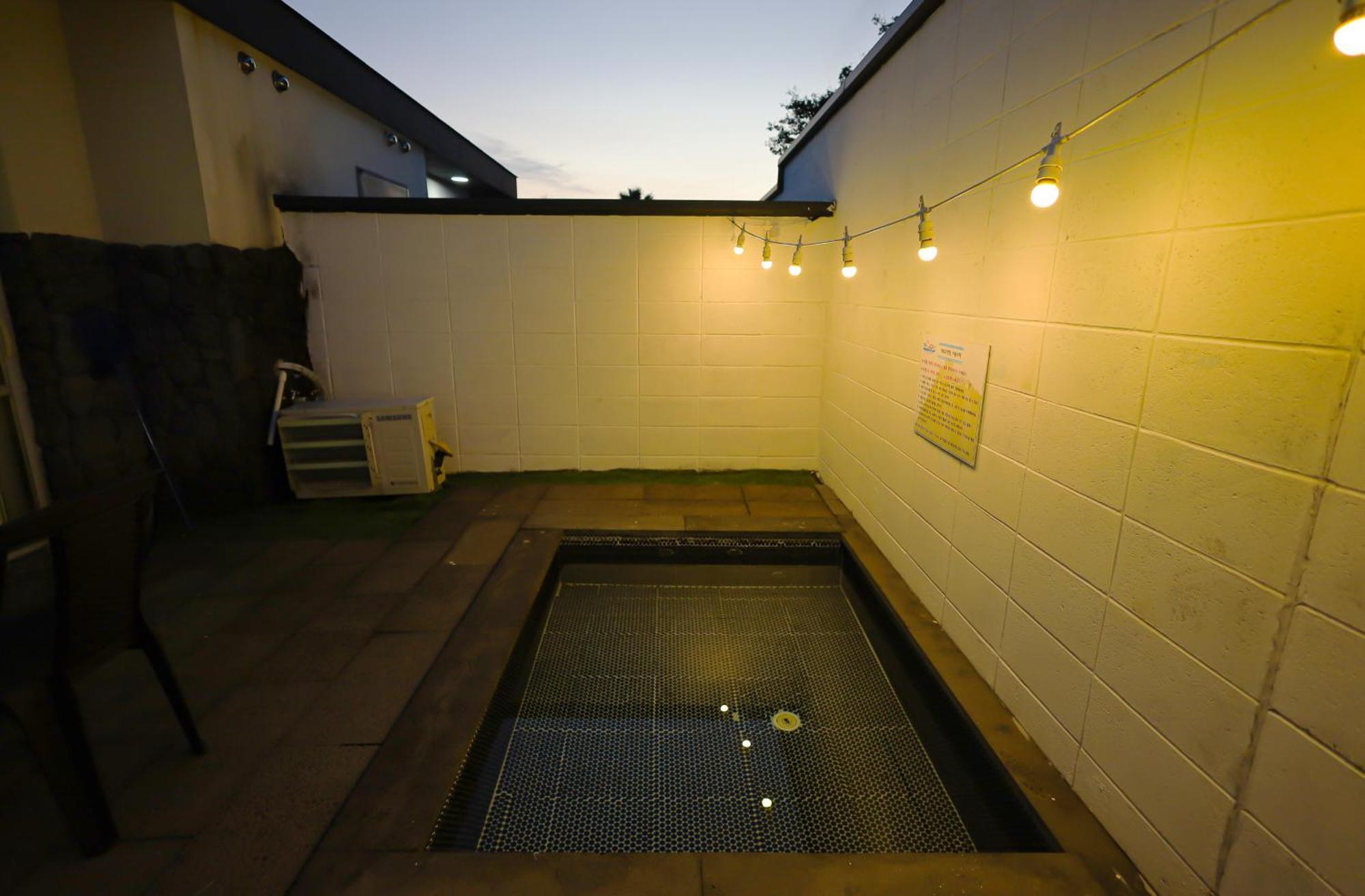 Pool And Villa Sorang Jeju Eksteriør billede